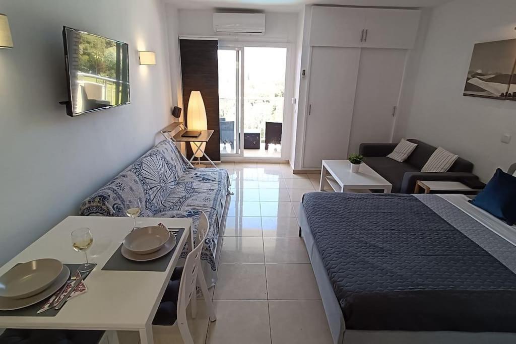 Jupiter Studio - 500m From The Beach - All Year Swimming Pool - Fast Internet