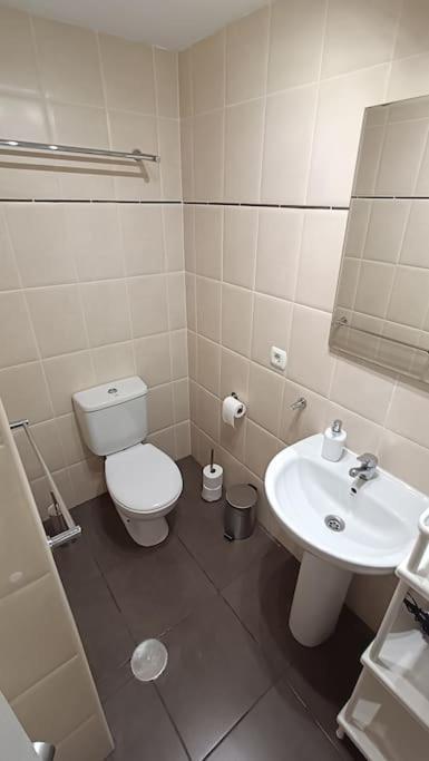 Jupiter Studio - 500m From The Beach - All Year Swimming Pool - Fast Internet Apartment Benalmadena